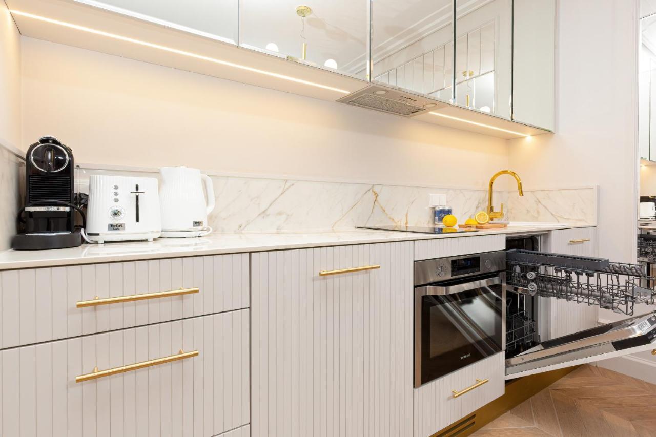 Mennica Residence Central Apartment By Renters Prestige Warszawa Exteriör bild