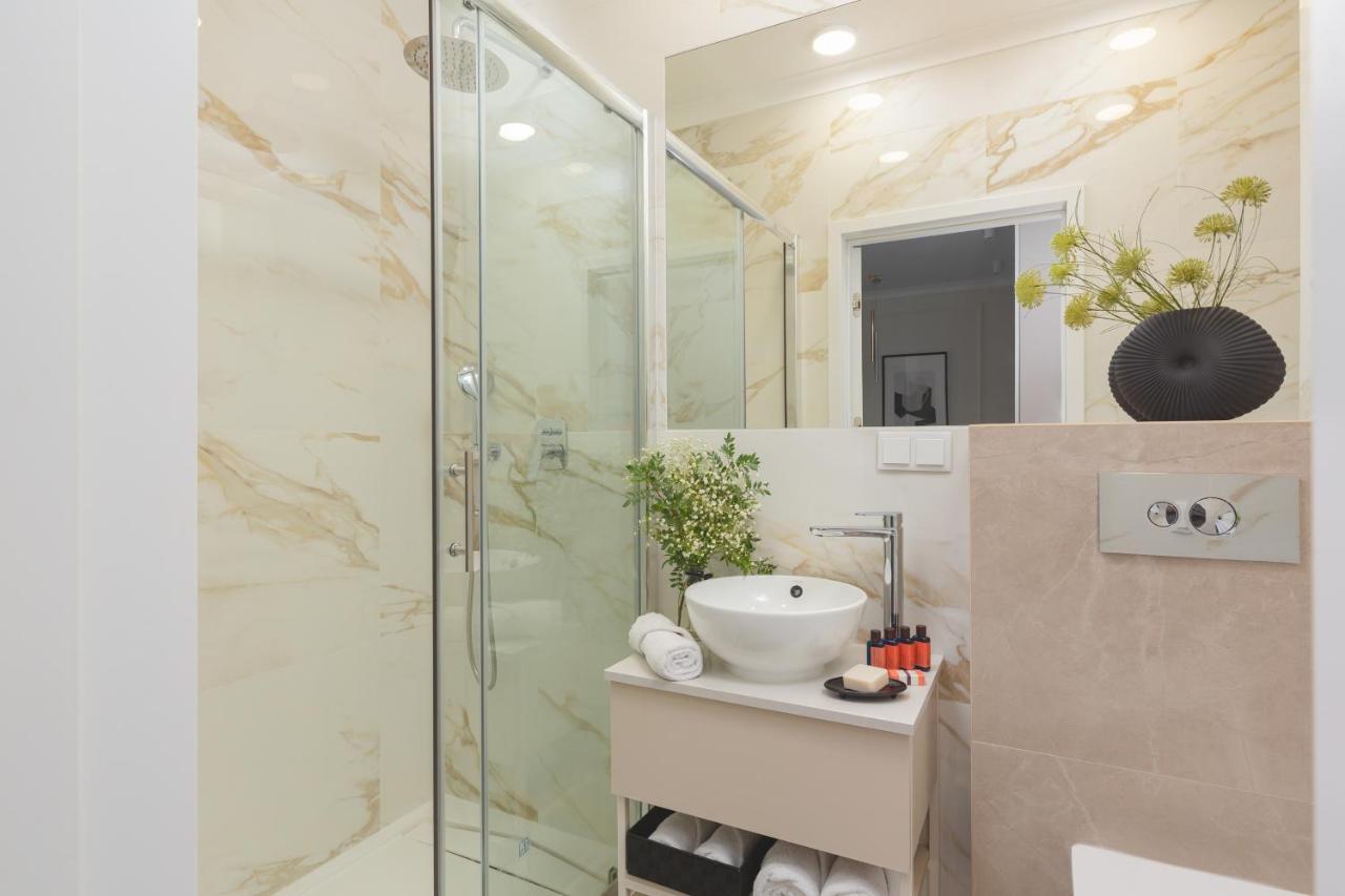 Mennica Residence Central Apartment By Renters Prestige Warszawa Exteriör bild