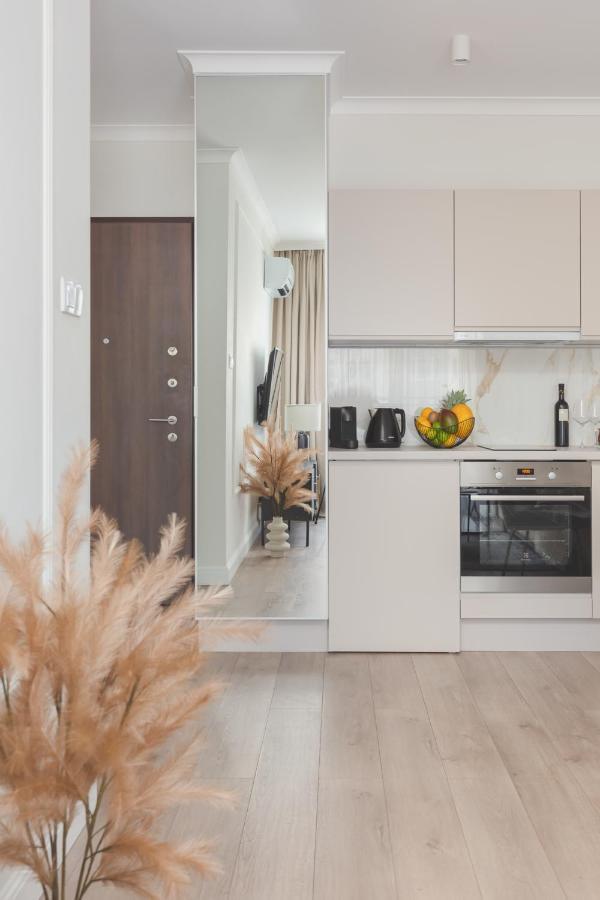 Mennica Residence Central Apartment By Renters Prestige Warszawa Exteriör bild